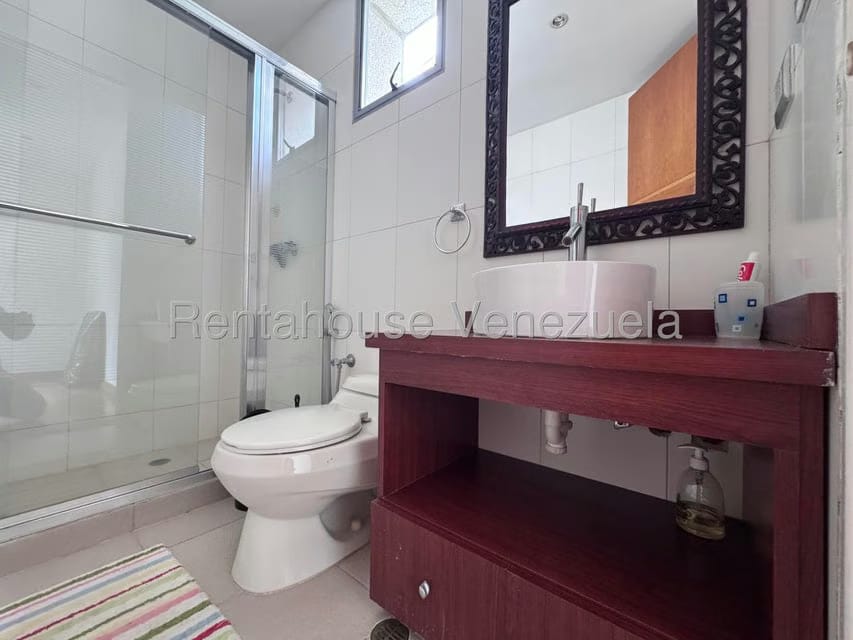 Casa (Multipes Niveles) en Venta en Prados del Este, Distrito Metropolitano - 28
