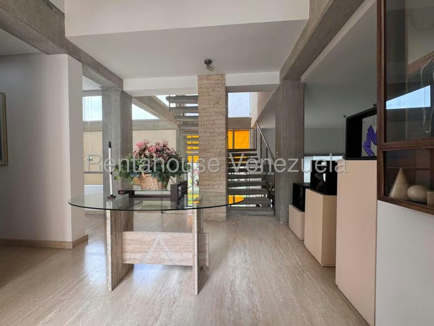 Casa (Multipes Niveles) en Venta en Prados del Este, Distrito Metropolitano - 4