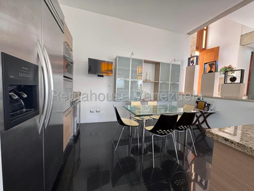 Casa (Multipes Niveles) en Venta en Prados del Este, Distrito Metropolitano - 36
