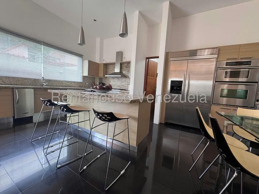 Casa (Multipes Niveles) en Venta en Prados del Este, Distrito Metropolitano - 37