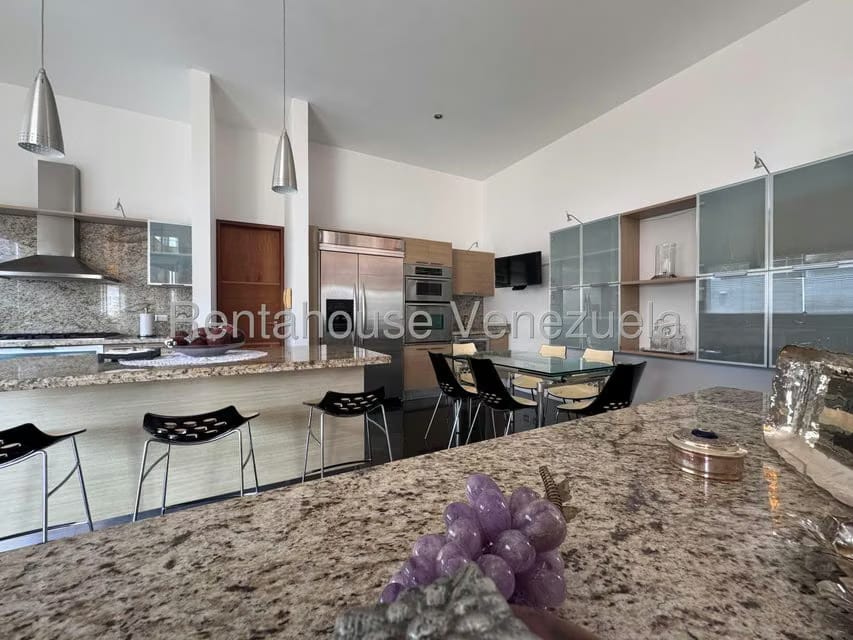 Casa (Multipes Niveles) en Venta en Prados del Este, Distrito Metropolitano - 38