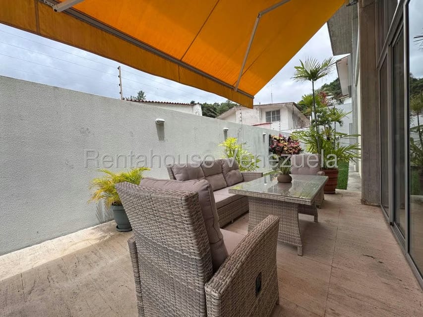 Casa (Multipes Niveles) en Venta en Prados del Este, Distrito Metropolitano - 40