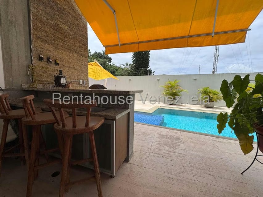 Casa (Multipes Niveles) en Venta en Prados del Este, Distrito Metropolitano - 41