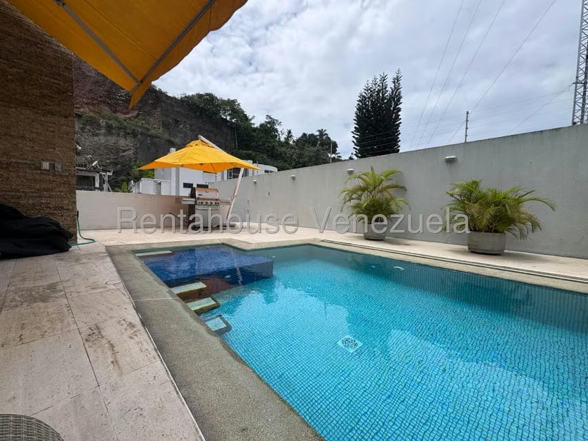 Casa (Multipes Niveles) en Venta en Prados del Este, Distrito Metropolitano - 42