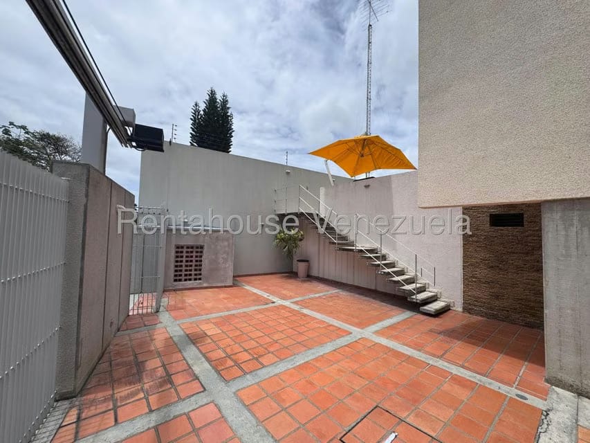 Casa (Multipes Niveles) en Venta en Prados del Este, Distrito Metropolitano - 47
