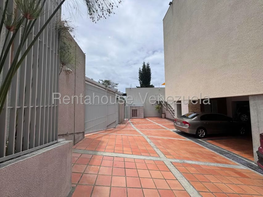 Casa (Multipes Niveles) en Venta en Prados del Este, Distrito Metropolitano - 52