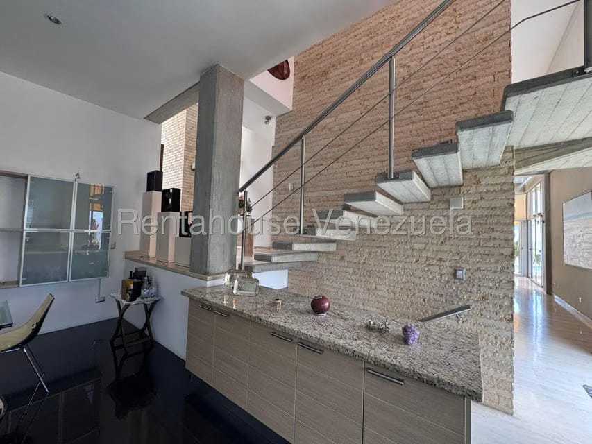Casa (Multipes Niveles) en Venta en Prados del Este, Distrito Metropolitano - 7