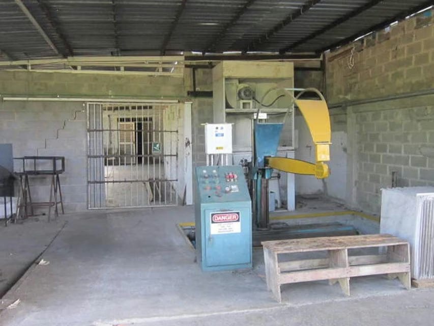 Comercial (Galpon - Deposito) en Venta en Sector Industrial Cloris, Miranda - 12