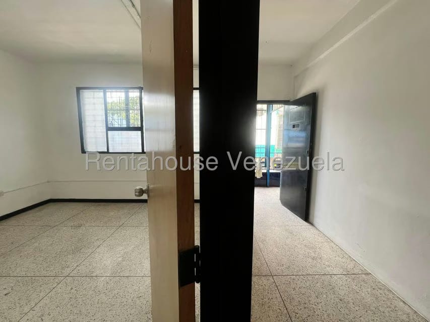 Comercial (Oficina) en Alquiler en Avenida Loreto, Aragua - 5