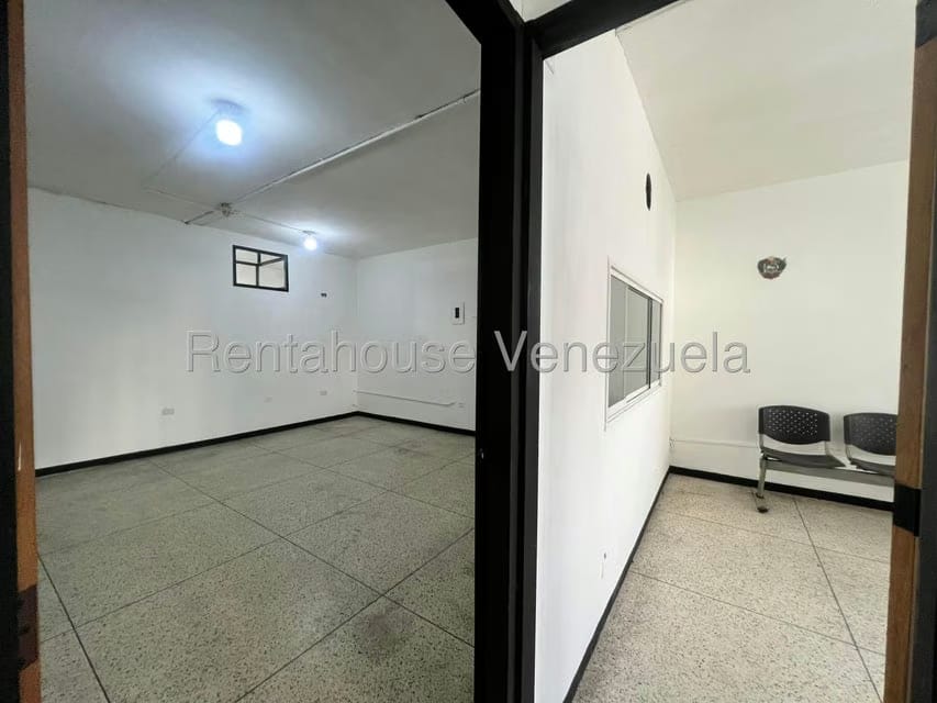 Comercial (Oficina) en Alquiler en Avenida Loreto, Aragua - 9