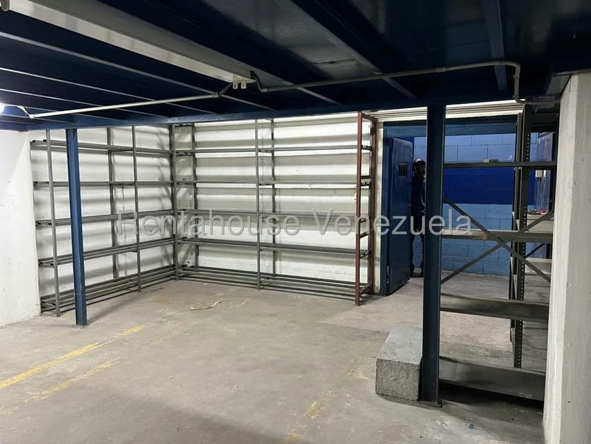 Comercial (Galpon - Deposito) en Venta en Los Cortijos de Lourdes, Distrito Metropolitano - 7
