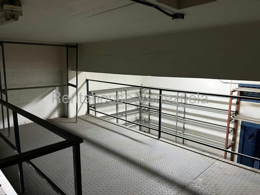 Comercial (Galpon - Deposito) en Venta en Los Cortijos de Lourdes, Distrito Metropolitano - 9