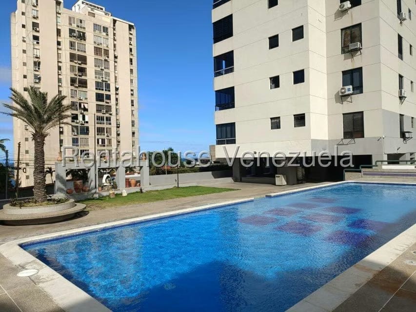 Apartamento (Duplex) en Venta en Sector las Quince Letras, Vargas - 37