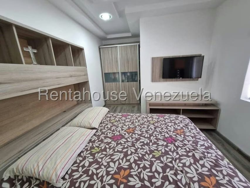 Casa (Multipes Niveles) en Venta en Cumbres de Curumo, Distrito Metropolitano - 17