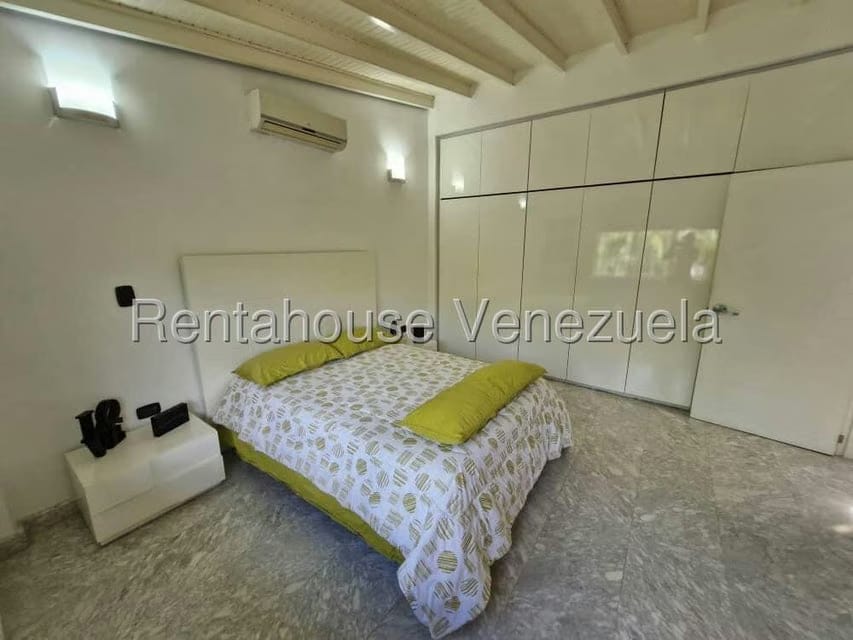 Casa (Multipes Niveles) en Venta en Cumbres de Curumo, Distrito Metropolitano - 19