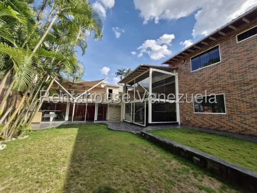 Casa (Multipes Niveles) en Venta en Cumbres de Curumo, Distrito Metropolitano - 25