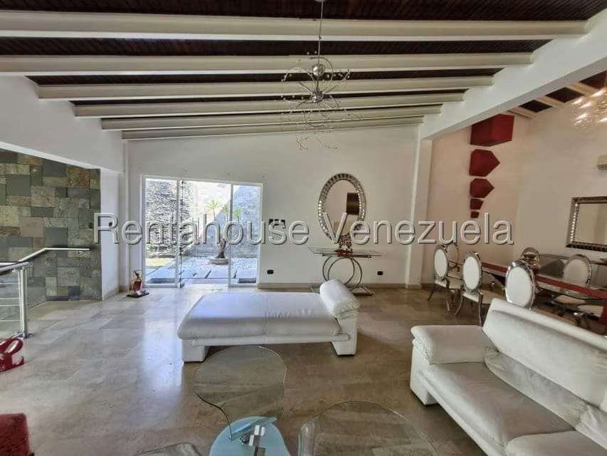 Casa (Multipes Niveles) en Venta en Cumbres de Curumo, Distrito Metropolitano - 30