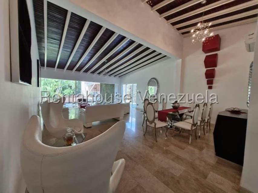 Casa (Multipes Niveles) en Venta en Cumbres de Curumo, Distrito Metropolitano - 4
