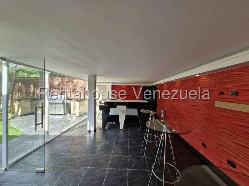 Casa (Multipes Niveles) en Venta en Cumbres de Curumo, Distrito Metropolitano - 36