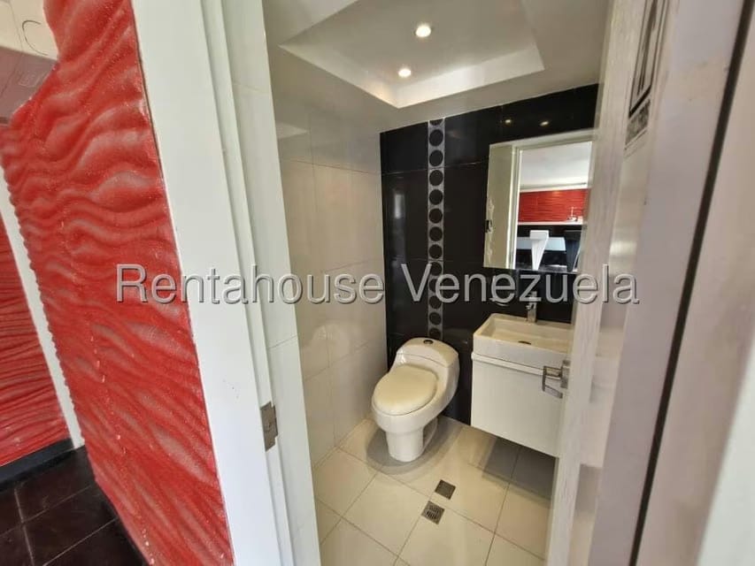 Casa (Multipes Niveles) en Venta en Cumbres de Curumo, Distrito Metropolitano - 38