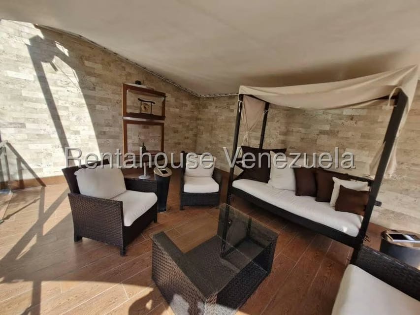 Casa (Multipes Niveles) en Venta en Cumbres de Curumo, Distrito Metropolitano - 45