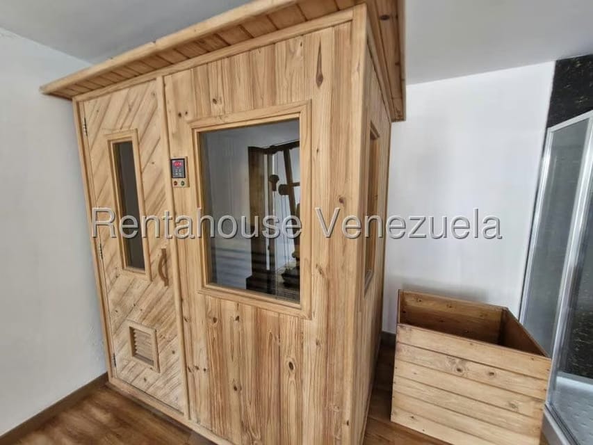 Casa (Multipes Niveles) en Venta en Cumbres de Curumo, Distrito Metropolitano - 48