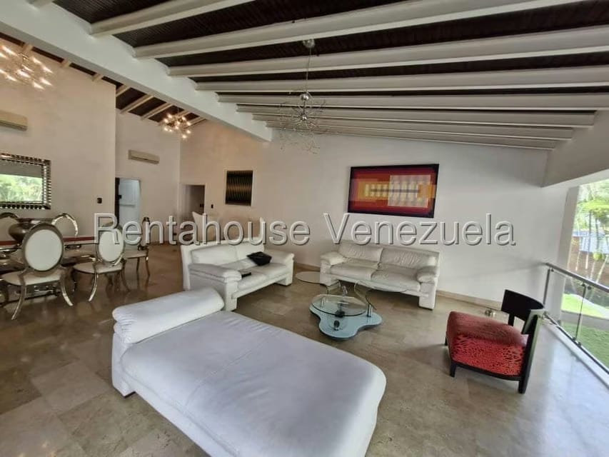 Casa (Multipes Niveles) en Venta en Cumbres de Curumo, Distrito Metropolitano - 9