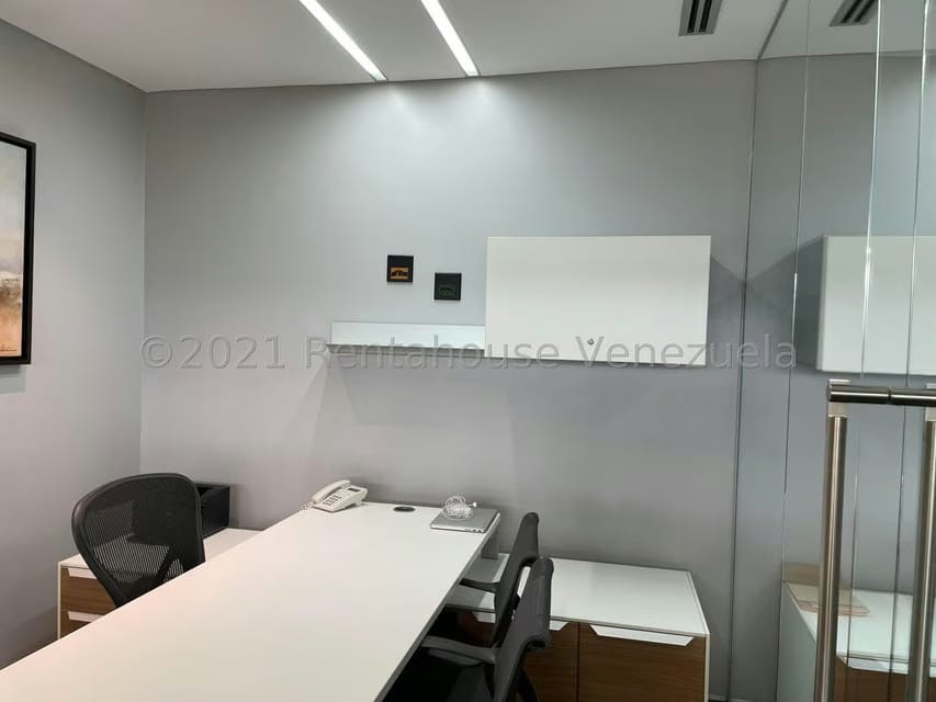 Comercial (Oficina) en Venta en Los Palos Grandes, Distrito Metropolitano - 17