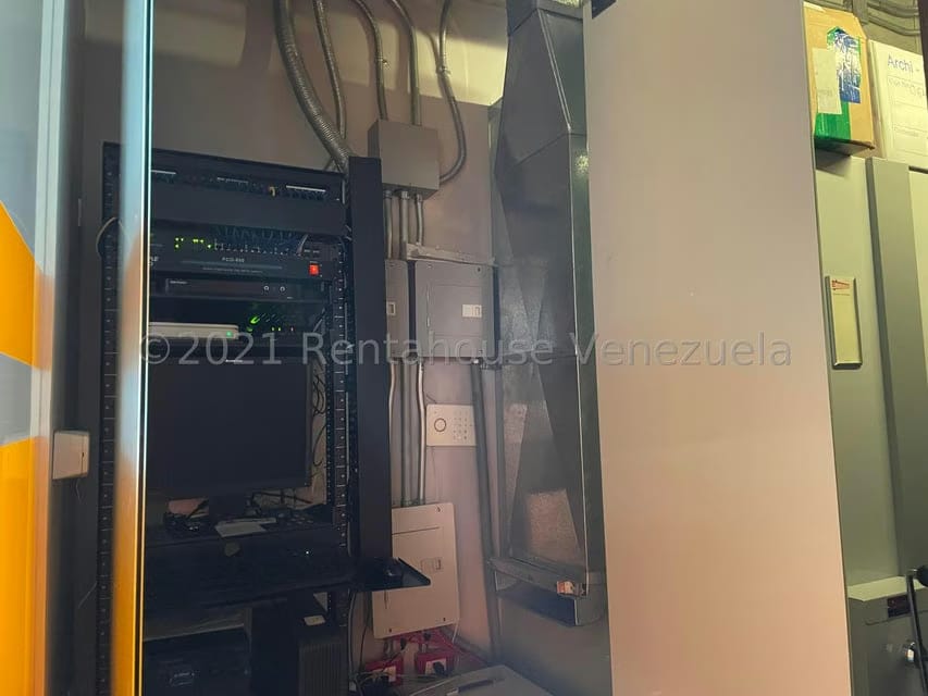 Comercial (Oficina) en Venta en Los Palos Grandes, Distrito Metropolitano - 23