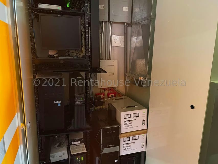 Comercial (Oficina) en Venta en Los Palos Grandes, Distrito Metropolitano - 24