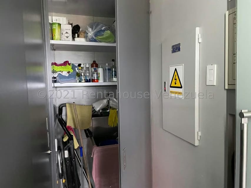 Comercial (Oficina) en Venta en Los Palos Grandes, Distrito Metropolitano - 29