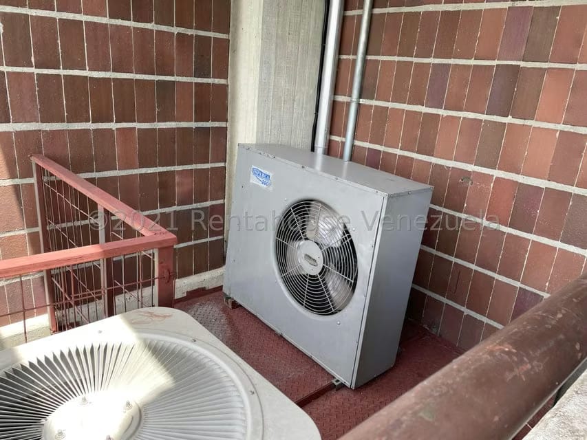 Comercial (Oficina) en Venta en Los Palos Grandes, Distrito Metropolitano - 37