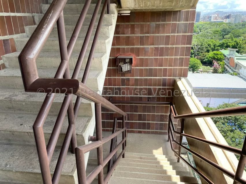 Comercial (Oficina) en Venta en Los Palos Grandes, Distrito Metropolitano - 38