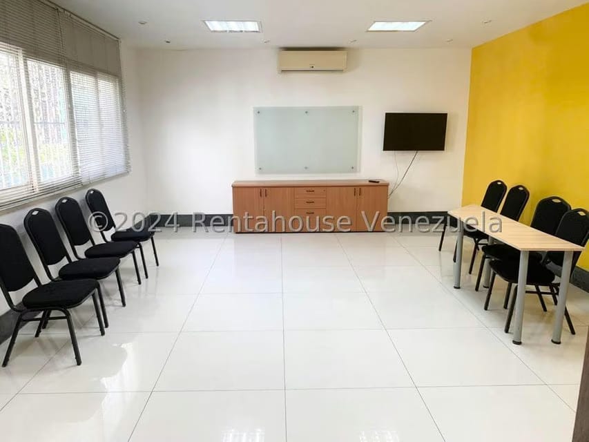 Comercial (Local Comercial) en Alquiler en La Florida, Distrito Metropolitano - 3