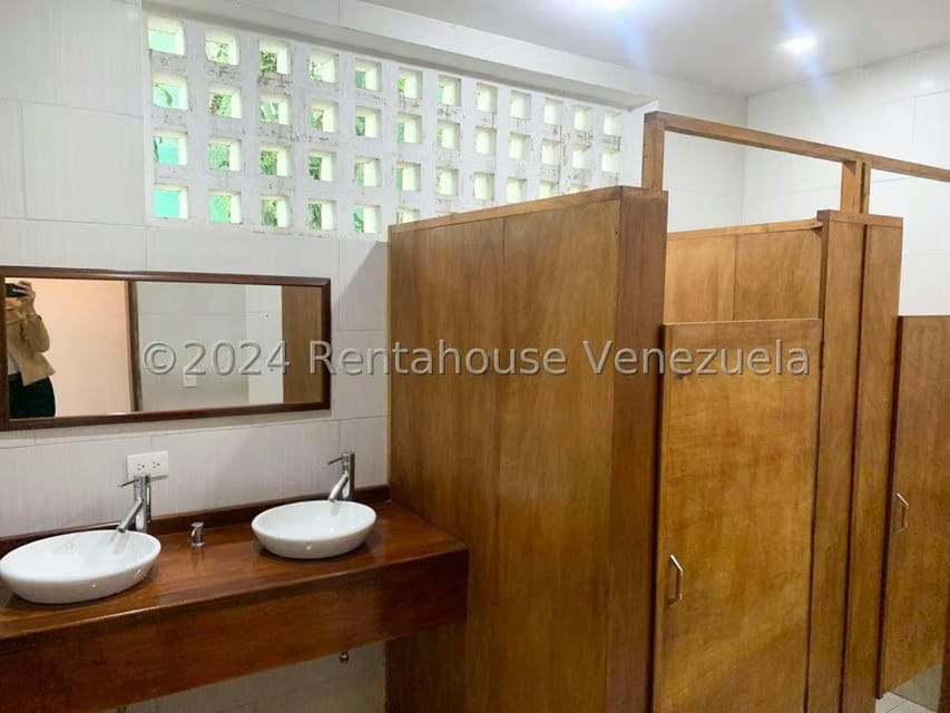 Comercial (Local Comercial) en Alquiler en La Florida, Distrito Metropolitano - 8