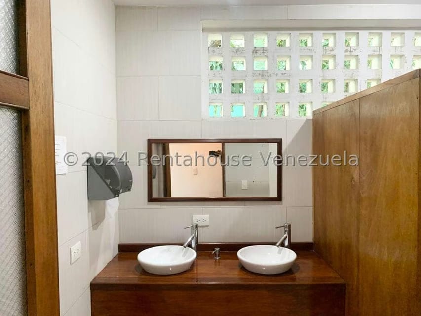 Comercial (Local Comercial) en Alquiler en La Florida, Distrito Metropolitano - 10