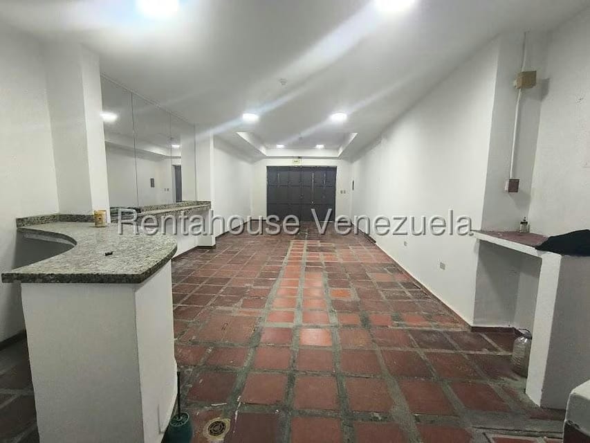 Comercial (Local Comercial) en Alquiler en San Bernardino, Distrito Metropolitano - 2
