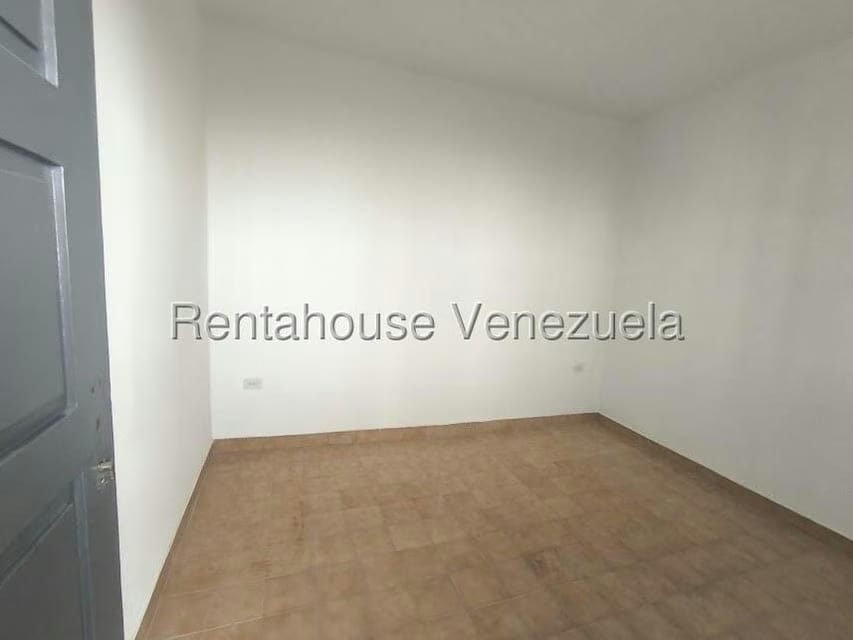 Comercial (Local Comercial) en Alquiler en San Bernardino, Distrito Metropolitano - 12