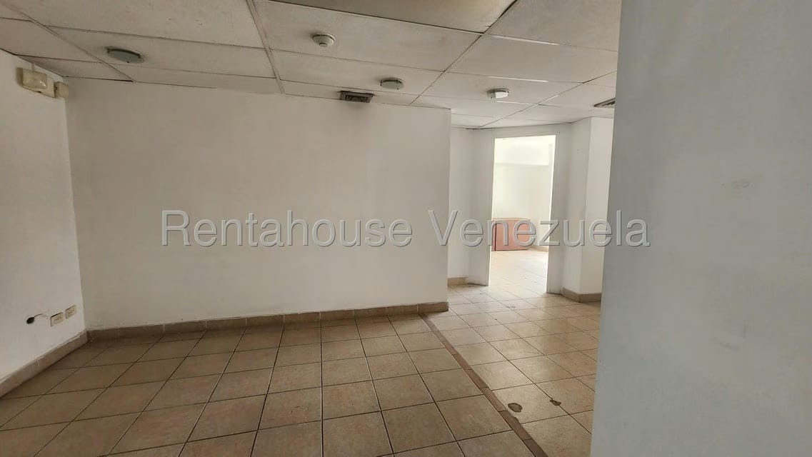 Comercial (Oficina) en Alquiler en El Marques, Distrito Metropolitano - 2