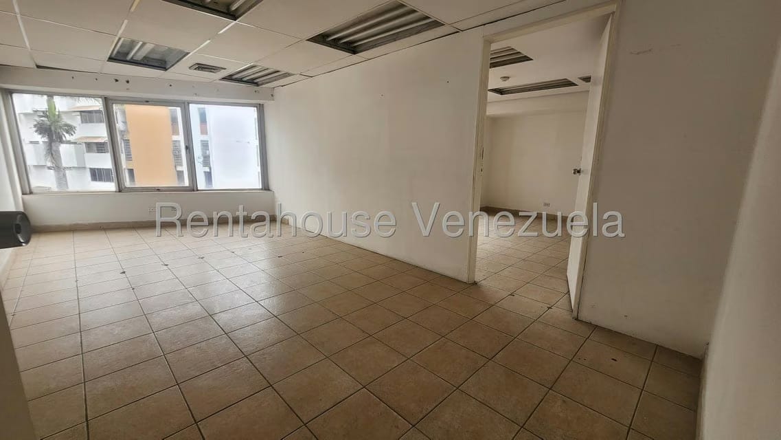 Comercial (Oficina) en Alquiler en El Marques, Distrito Metropolitano - 3