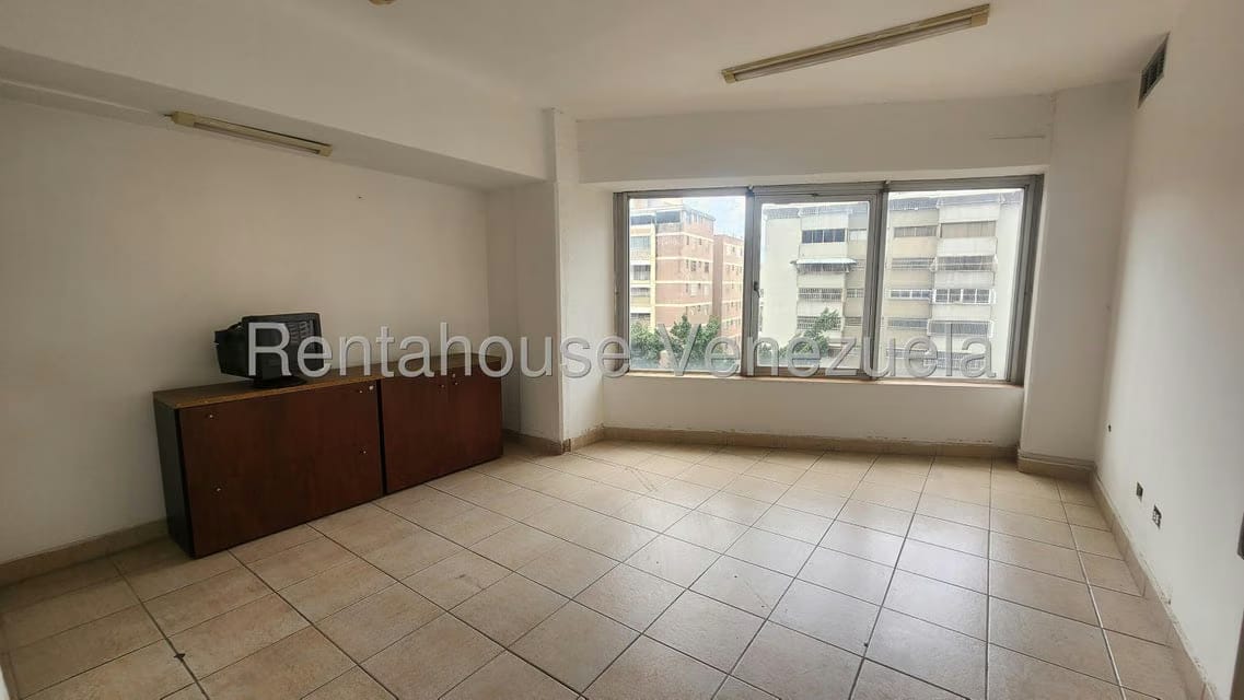 Comercial (Oficina) en Alquiler en El Marques, Distrito Metropolitano - 5