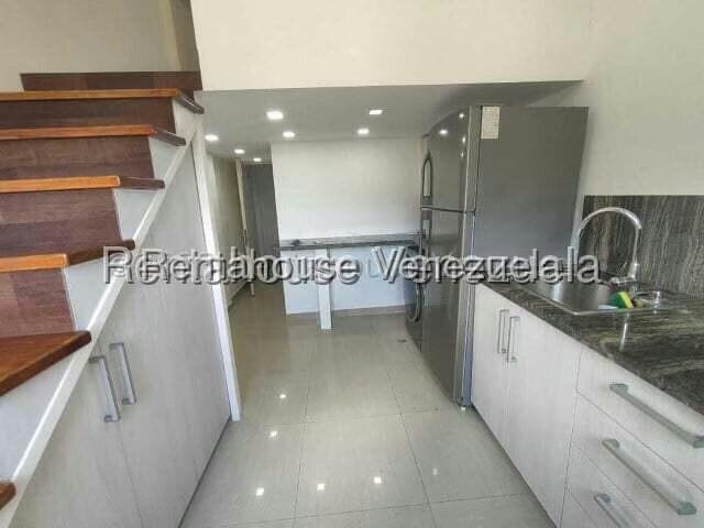 Apartamento (1 Nivel) en Alquiler en Lomas del Sol, Distrito Metropolitano - 11