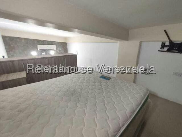Apartamento (1 Nivel) en Alquiler en Lomas del Sol, Distrito Metropolitano - 17