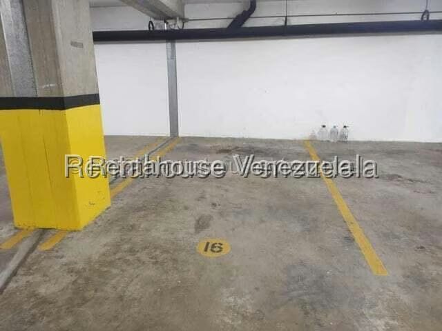 Apartamento (1 Nivel) en Alquiler en Lomas del Sol, Distrito Metropolitano - 19