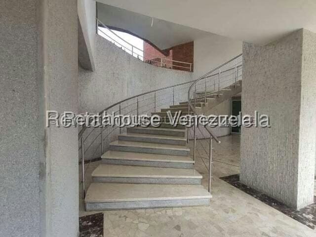 Apartamento (1 Nivel) en Alquiler en Lomas del Sol, Distrito Metropolitano - 20