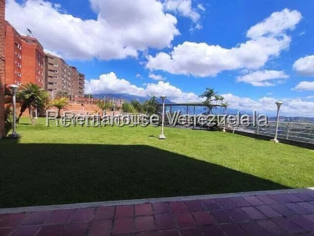 Apartamento (1 Nivel) en Alquiler en Lomas del Sol, Distrito Metropolitano - 22