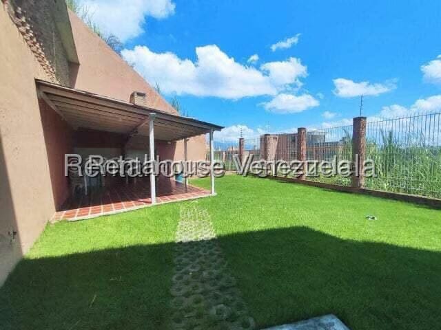 Apartamento (1 Nivel) en Alquiler en Lomas del Sol, Distrito Metropolitano - 27