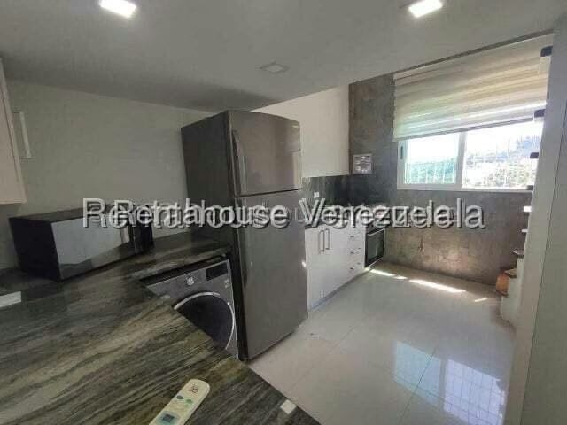 Apartamento (1 Nivel) en Alquiler en Lomas del Sol, Distrito Metropolitano - 6