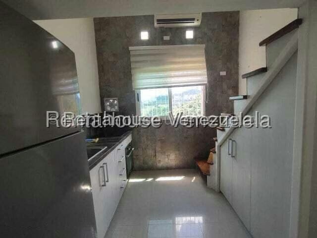 Apartamento (1 Nivel) en Alquiler en Lomas del Sol, Distrito Metropolitano - 7