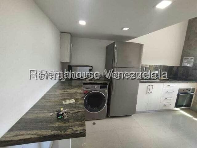 Apartamento (1 Nivel) en Alquiler en Lomas del Sol, Distrito Metropolitano - 8